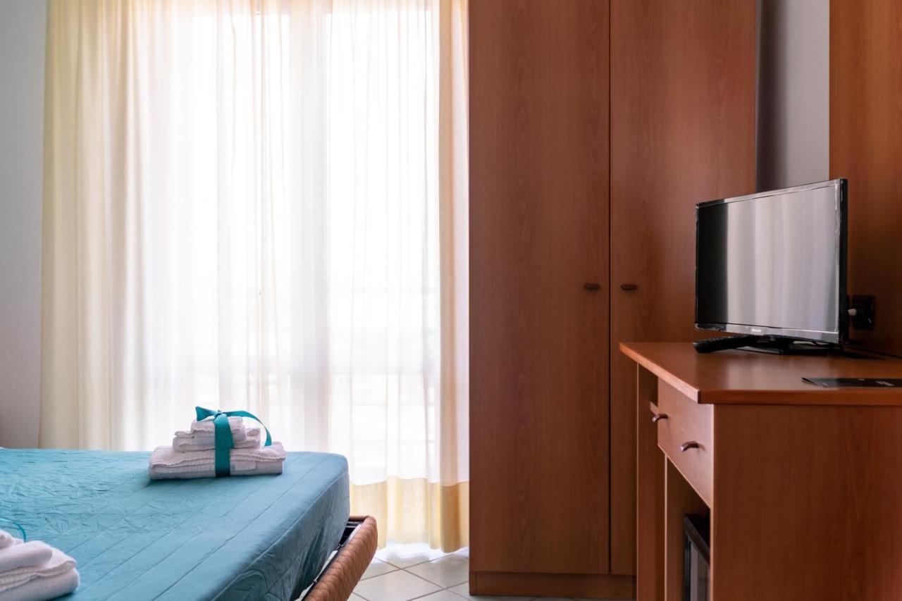 Hotel Alisei Lignano Sabbiadoro Esterno foto