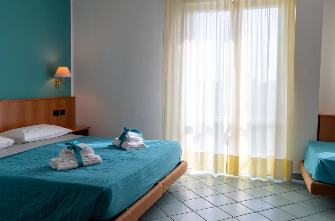 Hotel Alisei Lignano Sabbiadoro Esterno foto