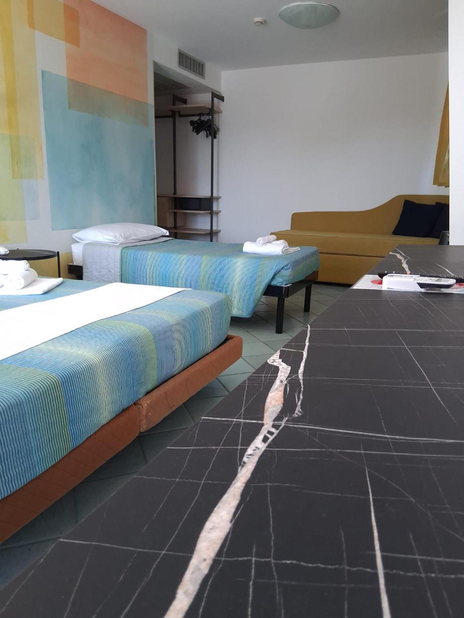 Hotel Alisei Lignano Sabbiadoro Esterno foto