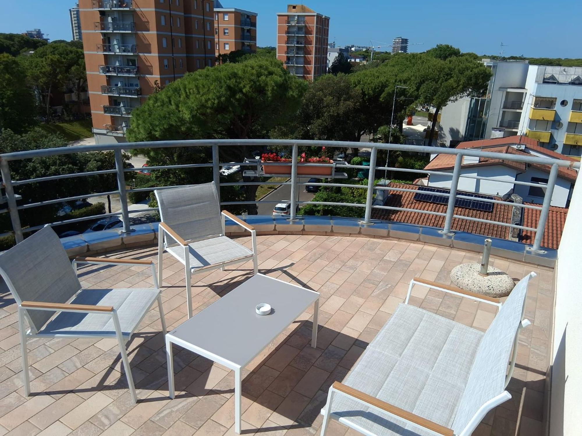 Hotel Alisei Lignano Sabbiadoro Esterno foto