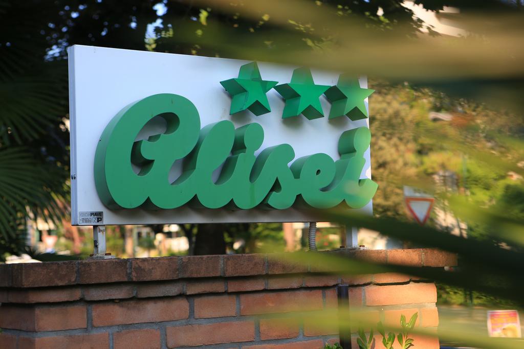 Hotel Alisei Lignano Sabbiadoro Esterno foto