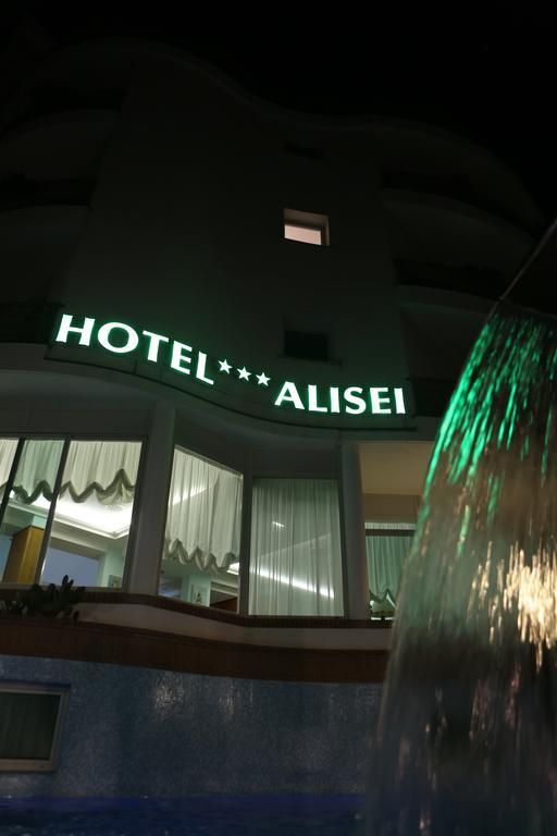 Hotel Alisei Lignano Sabbiadoro Esterno foto