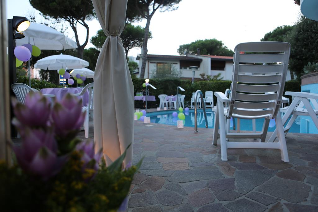 Hotel Alisei Lignano Sabbiadoro Esterno foto