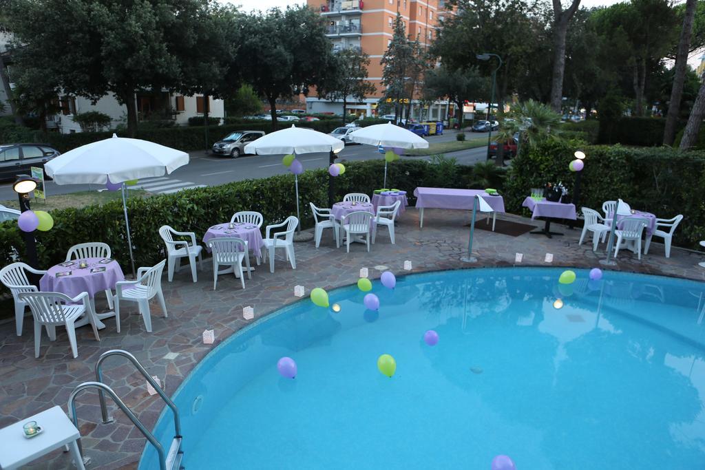 Hotel Alisei Lignano Sabbiadoro Esterno foto