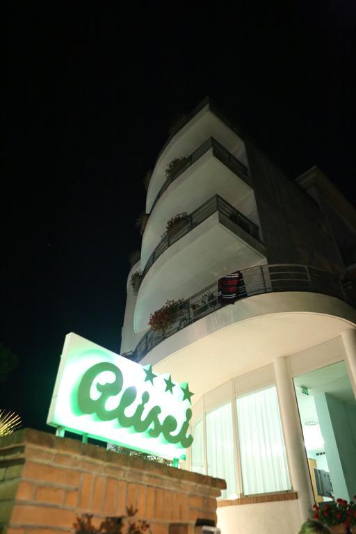 Hotel Alisei Lignano Sabbiadoro Esterno foto