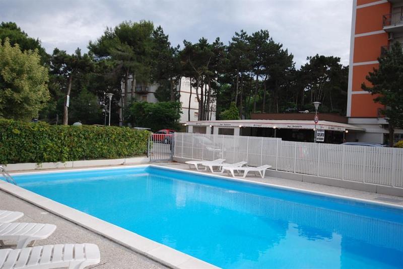 Hotel Alisei Lignano Sabbiadoro Esterno foto